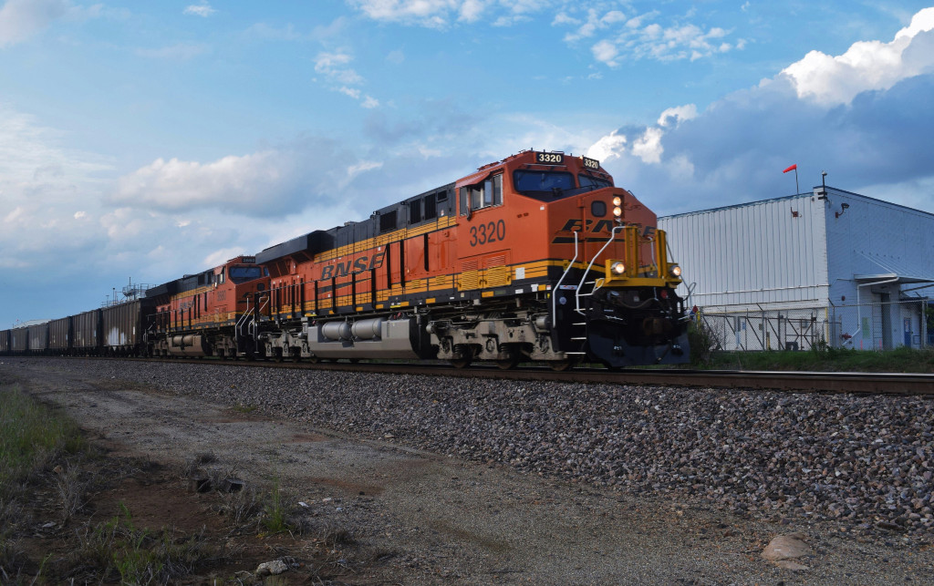 BNSF 3320 South